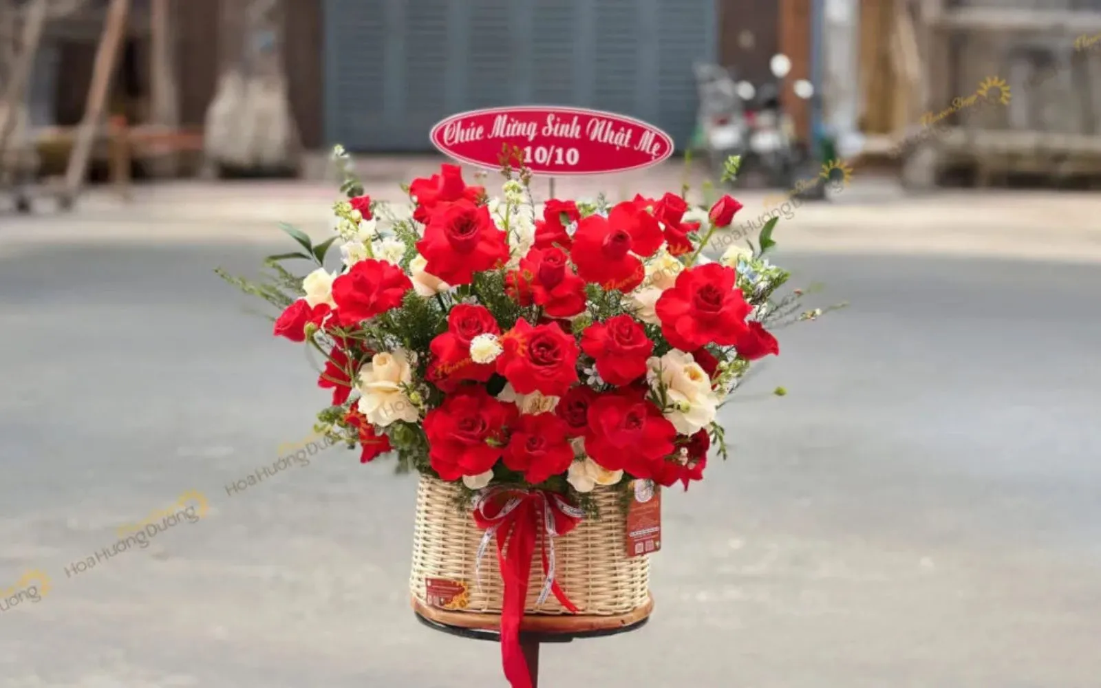 Lẵng hoa hồng chúc mừng ngày thành lập công ty